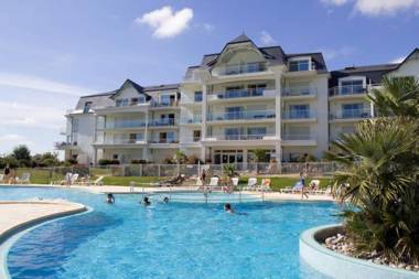 Charming apartment with dishwasher located at a golf course