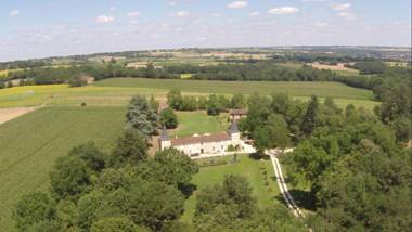Maison d hotes de Charme Les Bruhasses Campagne Parc de 3 ha Vignoble familial Armagnac