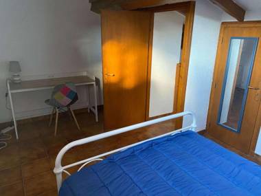 4MIR11JAUNE- T2 en DUPLEX idéalement situé pour 4 personnes