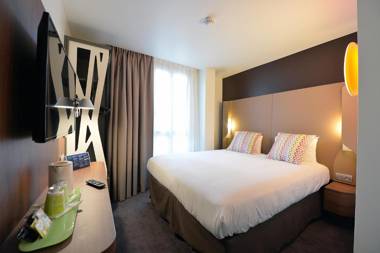 CAMPANILE PARIS - Clichy Centre