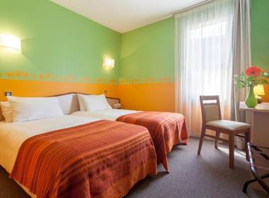 BRIT HOTEL Le Lion d'Or CHINON