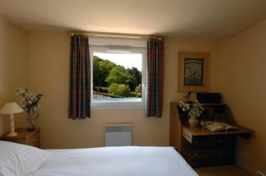 Residence Hotel Les Ducs De Chevreuse Hébergement Repas & PDJ