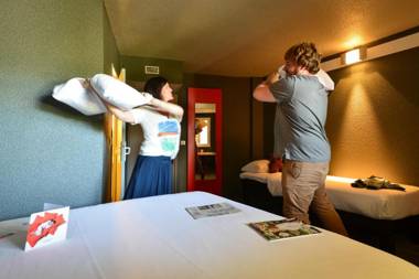 Ibis Orly Chevilly Tram 7