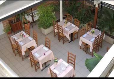 BAOBAR HOTEL Le SAINT LOUIS