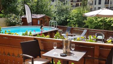 Les Gourmets - Chalet Hotel