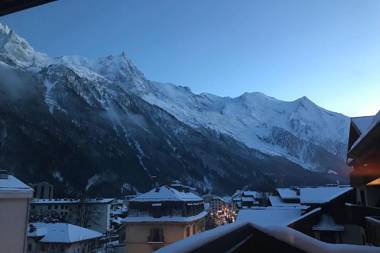 APARTMENT LONGVIEW - Alpes Travel - Central Chamonix - Sleeps 8