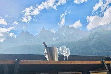 APARTMENT LONGVIEW - Alpes Travel - Central Chamonix - Sleeps 8
