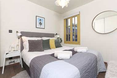 CHALET SUISSE - Alpes Travel - Central Chamonix - sleeps 4