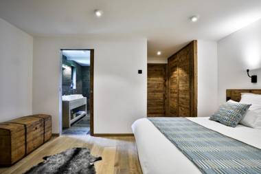 Chalet Black Squirrel