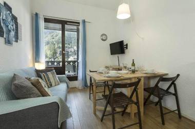 Apartment Forclaz 4B - Alpes Travel - Central Chamonix - Sleeps 4