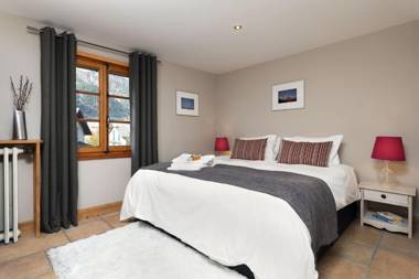 3 Bedrooms Whole floor New Kitchen Town Centre