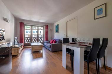 Modern apt with balcony in the center of CHAMONIX