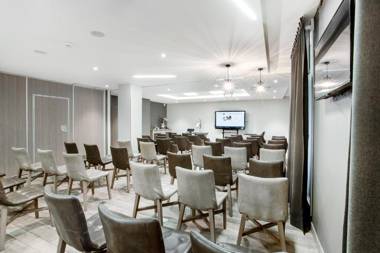 Kyriad Chambéry Centre - Hôtel et Résidence