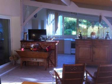 Gîte Saint-Jory-de-Chalais 2 pièces 2 personnes - FR-1-616-78