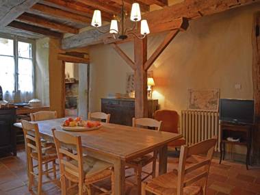Lovely Holiday Home with Private Pool in Campagne-d'Armagnac
