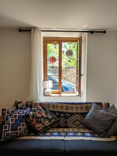 Gite Rue des Fleurs Puycelsi