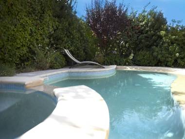 Warm Holiday Home in Montfort-sur-Argens with Swimming Pool