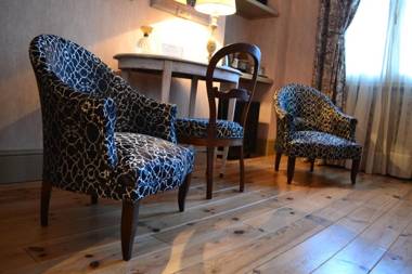 Demeure Saint Louis cité 10mn à pieds piscine chauffée Clim AC Parking privé