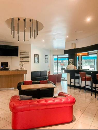 BRIT HOTEL DU LACA - Capvern