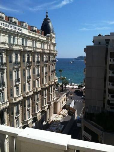 Cannes Roof-Top Apartment