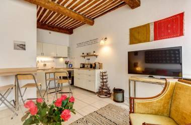 Cocoon'in Cannes Le Suquet