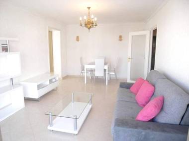 Appartement d'une chambre a Cannes a 250 m de la plage avec vue sur la ville balcon amenage et wifi