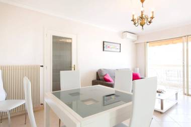 Appartement d'une chambre a Cannes a 250 m de la plage avec vue sur la ville balcon amenage et wifi