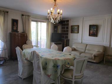 Cannes Mimosas One Bedroom