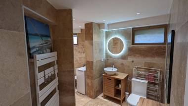 Eden Park 3 pièces 4 étoiles 100m des Plages Piscines SPA Parking