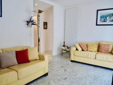 One bedroom apartment in the center of Cannes next to the Carlton a few meters from the Croisette - 367