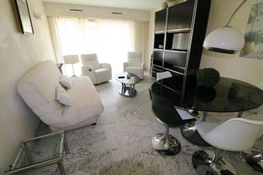 2 bedroom 2 bathrooms 2 mins from the Croisette Monod 348