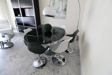 2 bedroom 2 bathrooms 2 mins from the Croisette Monod 348