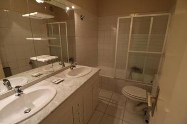 2 bedroom 2 bathrooms 2 mins from the Croisette Monod 348