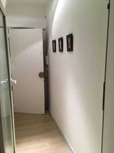 Charming 1 bedroom apartment center