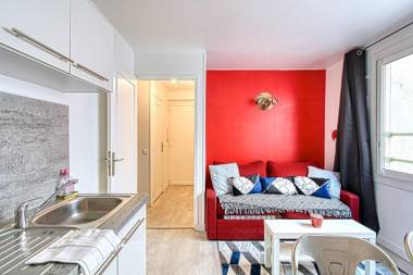 Cosy Flat near Croisette by GuestReady