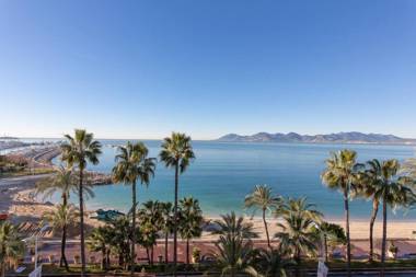 On La Croisette: new 2 bedrooms with sea view