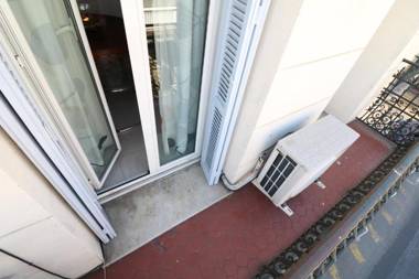 2 bedroom Forville. 8 mins from the Palais. 328