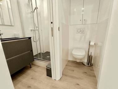 Brand-New 1 Bedroom Fully Refurbished