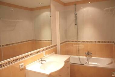 Studio Commandant Andre 22