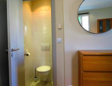 Cosy and Elegant 1 Bedroom Rue Florian