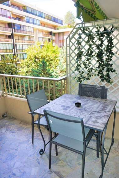 Studio Cannes center next to Croisette and rue d'Antibes