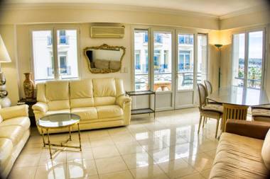 Cannes Croisette sea view