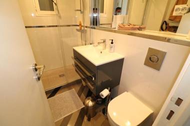 Beautiful 3 bedroom. Direct sea view. 401