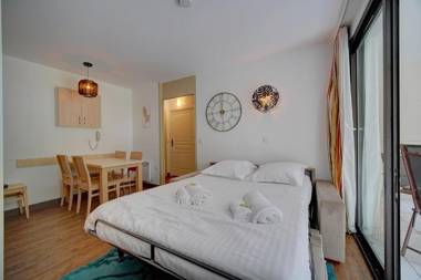 IMMOGROOM - 2 Rooms - Pool - Garden - Terrace - Parking