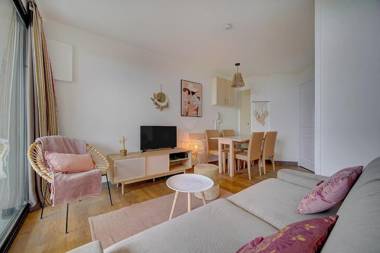 IMMOGROOM - 2 Rooms renovated - Pool - Terrace - Garden - Parking -