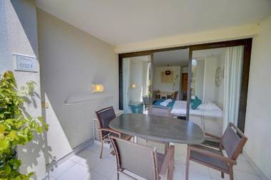 IMMOGROOM - 2 Rooms - Renovated - Pool - Air conditioning - Parking -