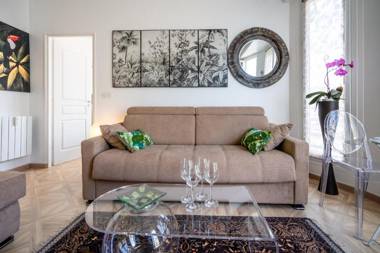 SERRENDY In the heart of Cannes a few steps from the famous Croisette