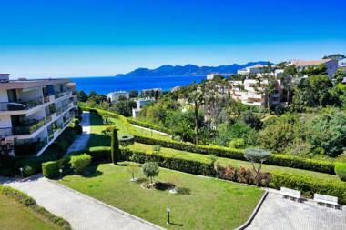 Magnificent two-bedroom apartment with sea view