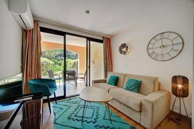 IMMOGROOM - 2 Rooms - Renovated - Pool - Air conditioning - Parking-Garden