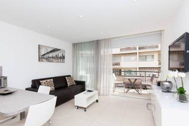 Chic & Modern 1bed next to Martinez